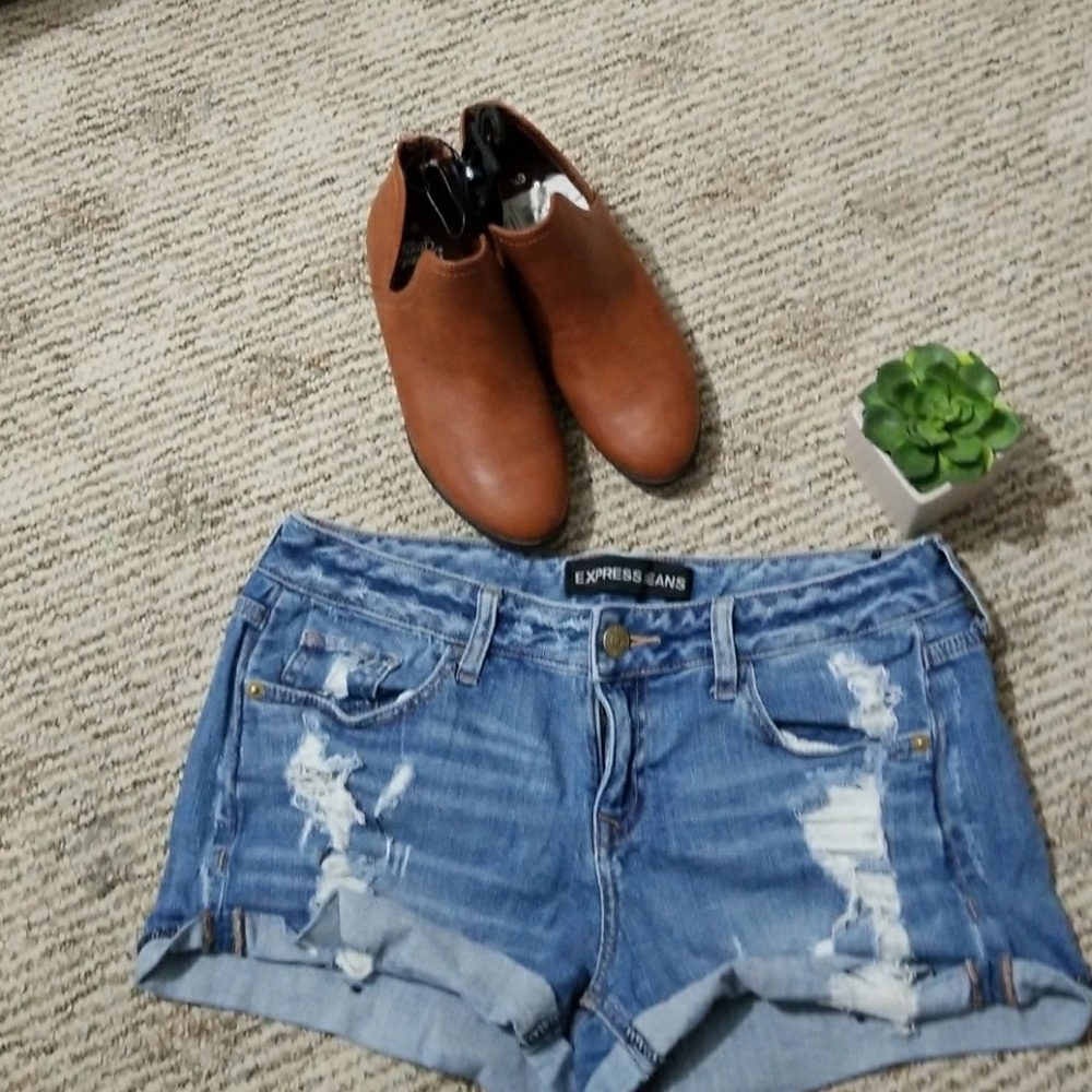Express distressed jean short shorts
